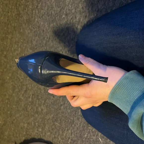 Valentino Blue Stud Heels, size 38.5 - Picture 8 of 15